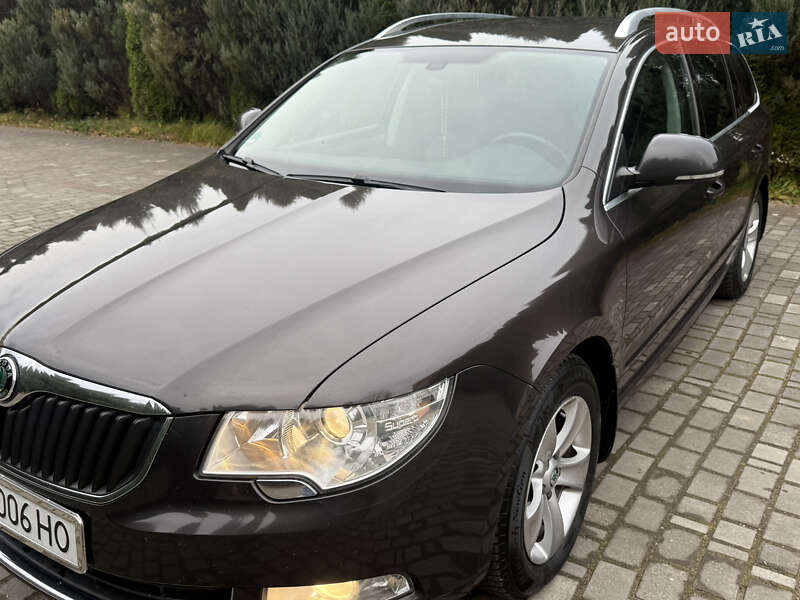 Универсал Skoda Superb 2010 в Самборе