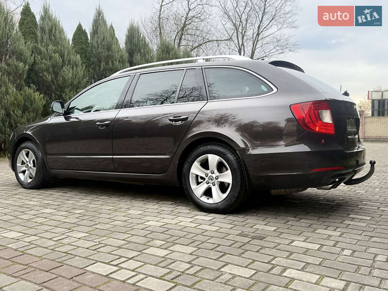 Универсал Skoda Superb 2010 в Самборе