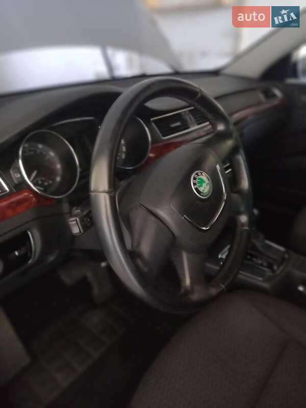 Лифтбек Skoda Superb 2011 в Новоукраинке