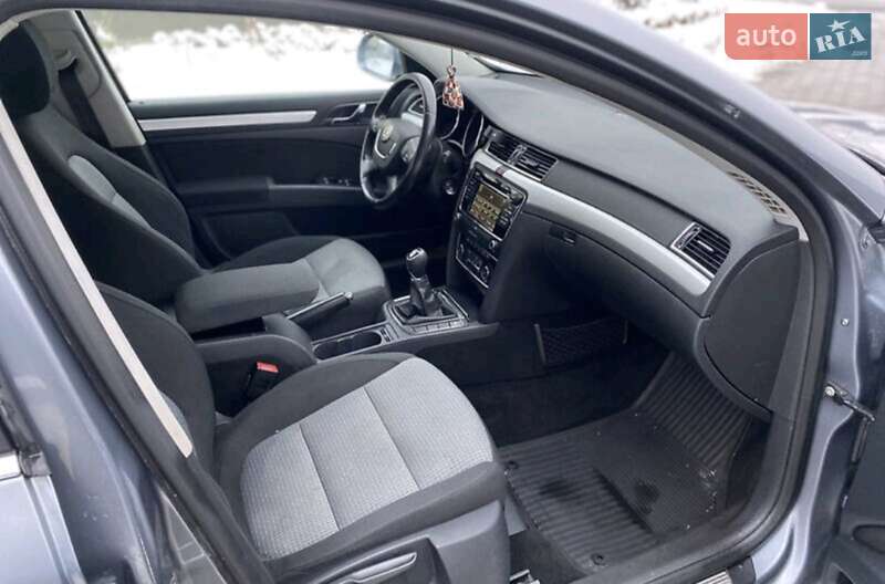 Універсал Skoda Superb 2013 в Ярмолинцях