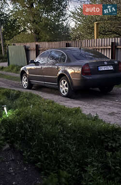 Лифтбек Skoda Superb 2003 в Львове