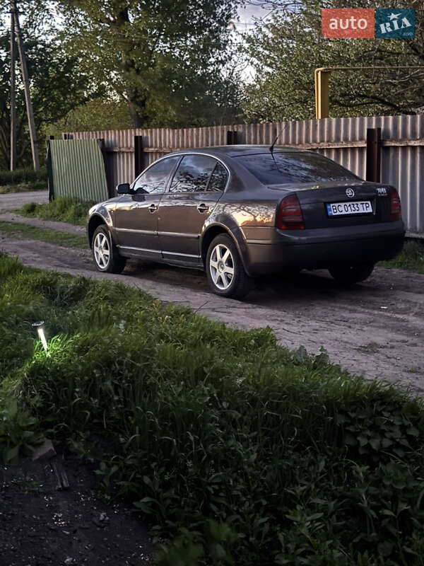 Skoda Superb 2003