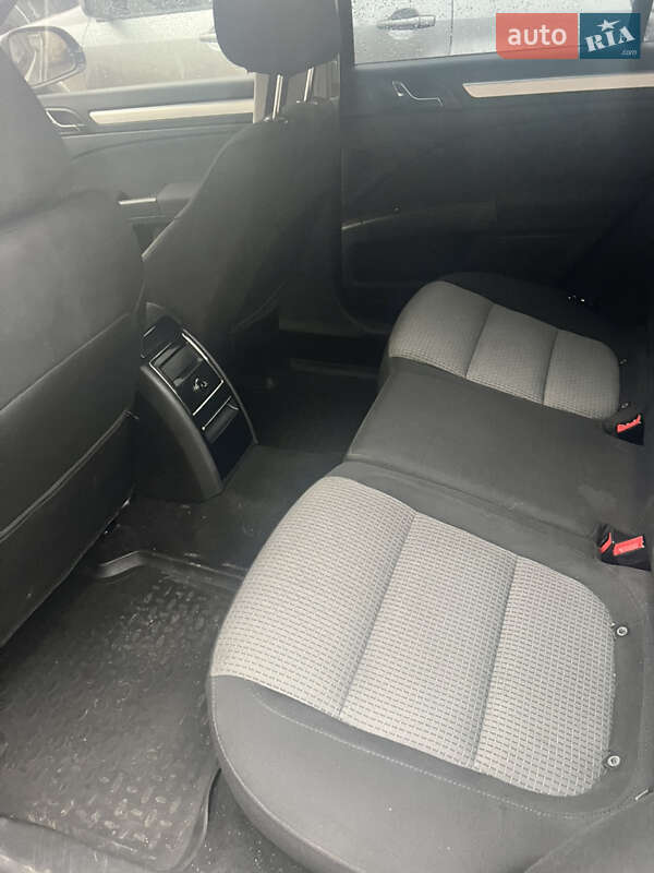 Универсал Skoda Superb 2010 в Тернополе