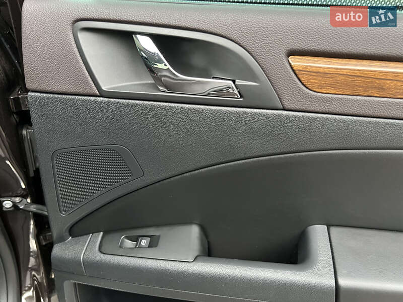 Универсал Skoda Superb 2014 в Киеве фото 27 Универсал Skoda Superb 2014 в Киеве
