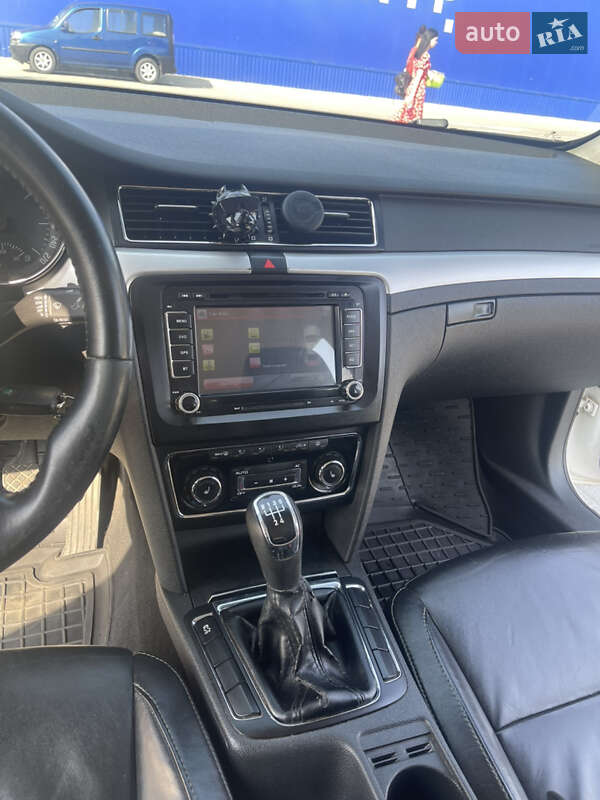 Лифтбек Skoda Superb 2012 в Киеве