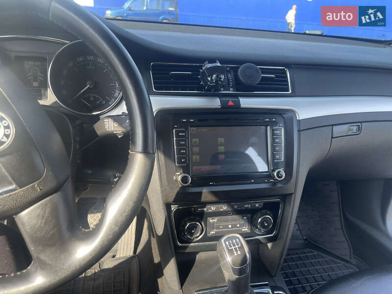 Лифтбек Skoda Superb 2012 в Киеве
