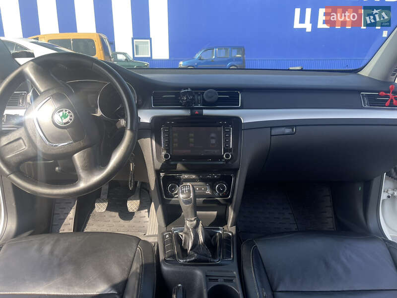 Лифтбек Skoda Superb 2012 в Киеве