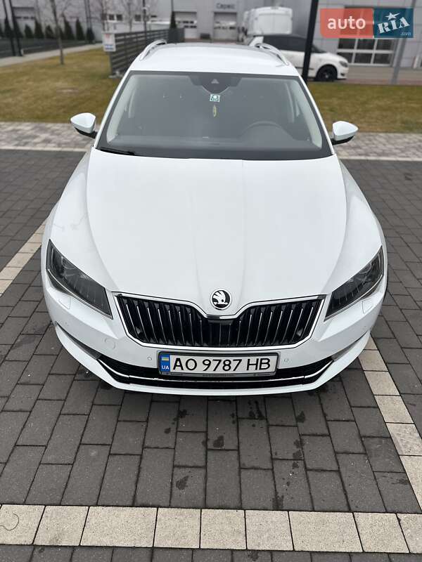 Універсал Skoda Superb 2017 в Мукачевому