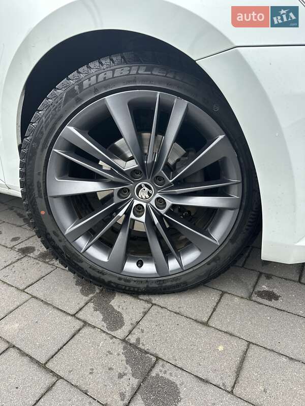 Універсал Skoda Superb 2017 в Мукачевому
