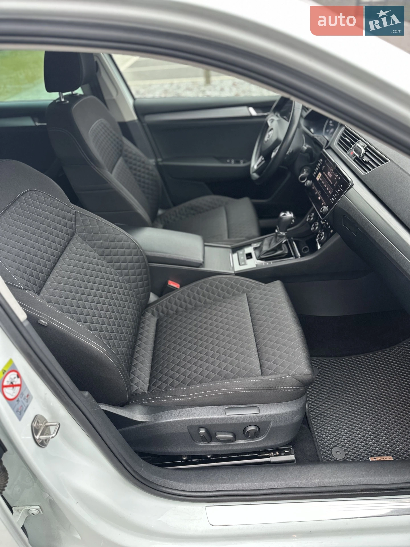 2017 Skoda Superb - мініатюра 31