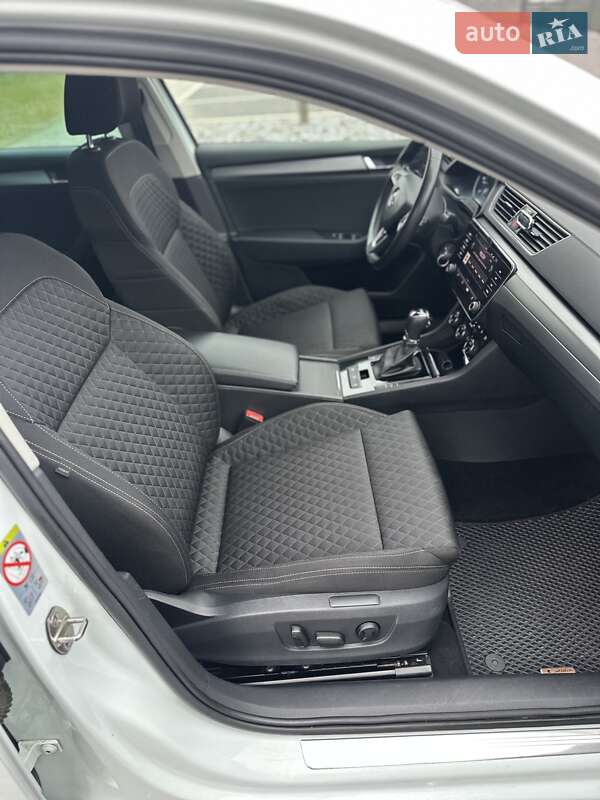 Універсал Skoda Superb 2017 в Мукачевому