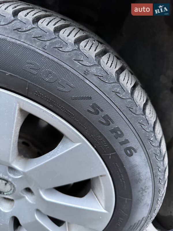 Ліфтбек Skoda Superb 2002 в Львові