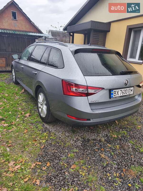 Універсал Skoda Superb 2015 в Шепетівці