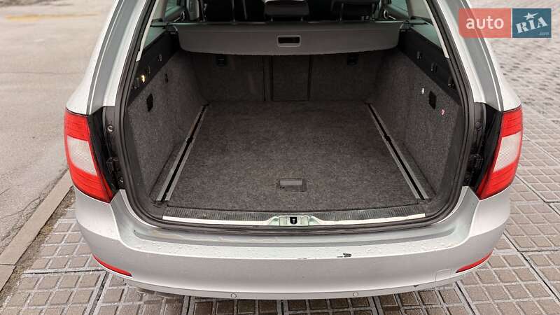 Універсал Skoda Superb 2013 в Києві фото 29 Універсал Skoda Superb 2013 в Києві
