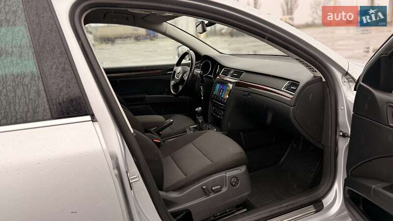 Універсал Skoda Superb 2013 в Києві фото 25 Універсал Skoda Superb 2013 в Києві