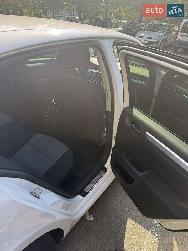 Лифтбек Skoda Superb 2012 в Петропавловской Борщаговке фото 13 Лифтбек Skoda Superb 2012 в Петропавловской Борщаговке