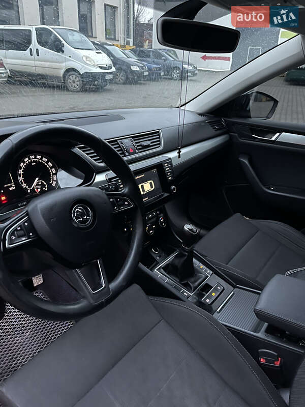 Лифтбек Skoda Superb 2015 в Ужгороде