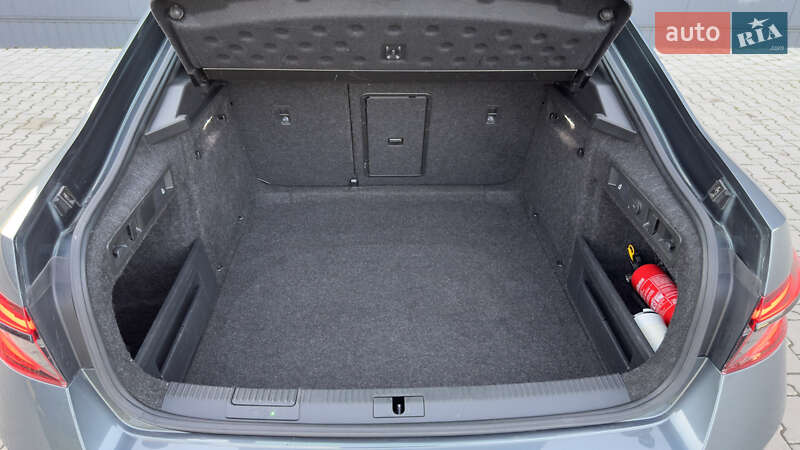 Лифтбек Skoda Superb 2022 в Мукачево