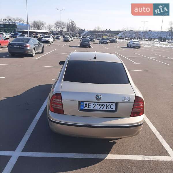 Лифтбек Skoda Superb 2005 в Днепре