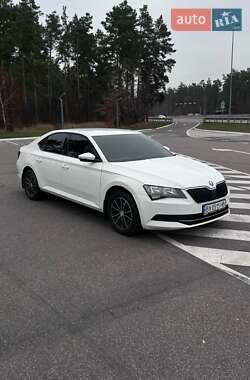 Лифтбек Skoda Superb 2015 в Киеве