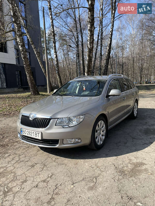 Универсал Skoda Superb 2010 в Тернополе