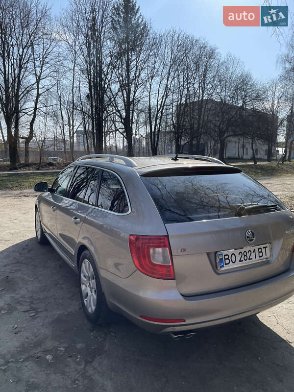 Универсал Skoda Superb 2010 в Тернополе