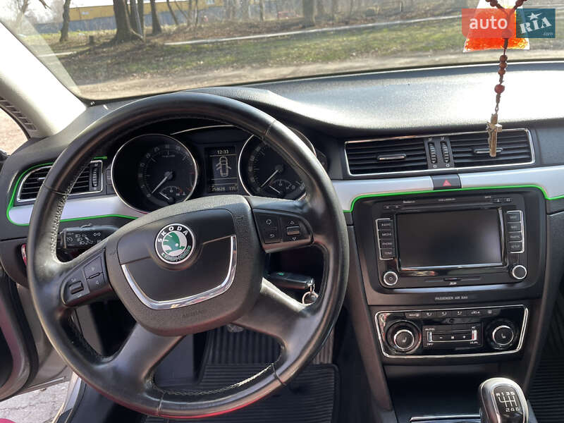 Универсал Skoda Superb 2010 в Тернополе
