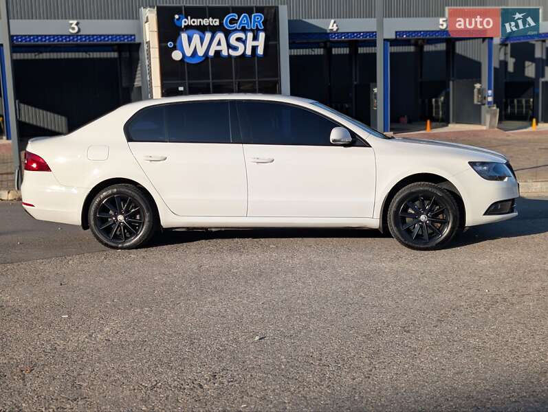 Ліфтбек Skoda Superb 2013 в Харкові