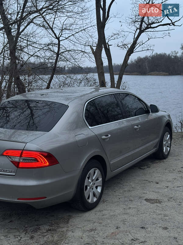 Лифтбек Skoda Superb 2014 в Киеве фото 6 Лифтбек Skoda Superb 2014 в Киеве