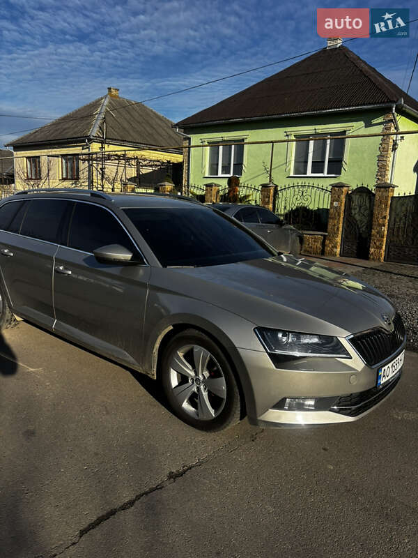 Универсал Skoda Superb 2015 в Ужгороде