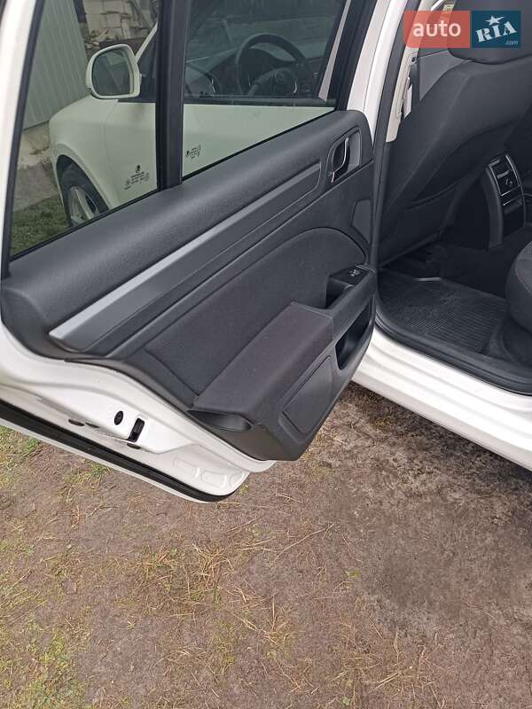 Универсал Skoda Superb 2011 в Сарнах