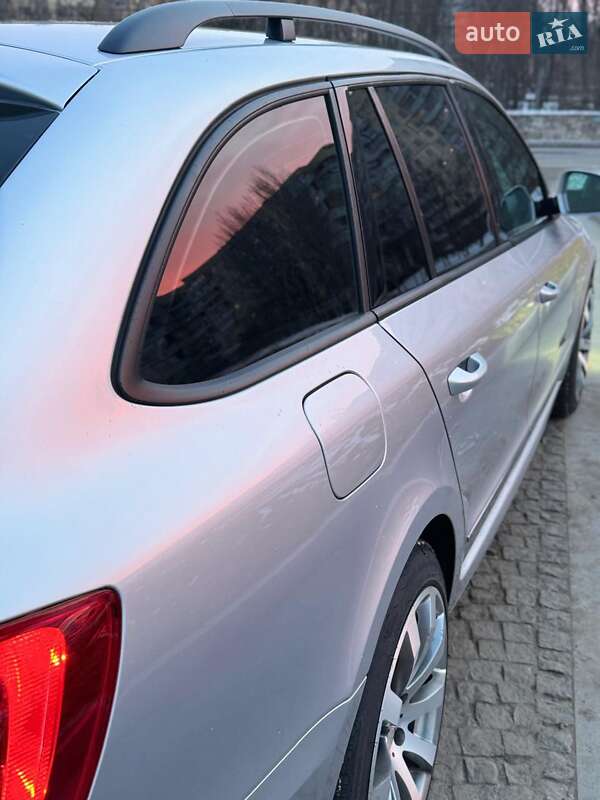 Універсал Skoda Superb 2011 в Дніпрі