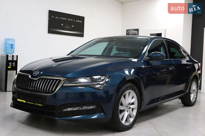 Лифтбек Skoda Superb 2020 в Дрогобыче