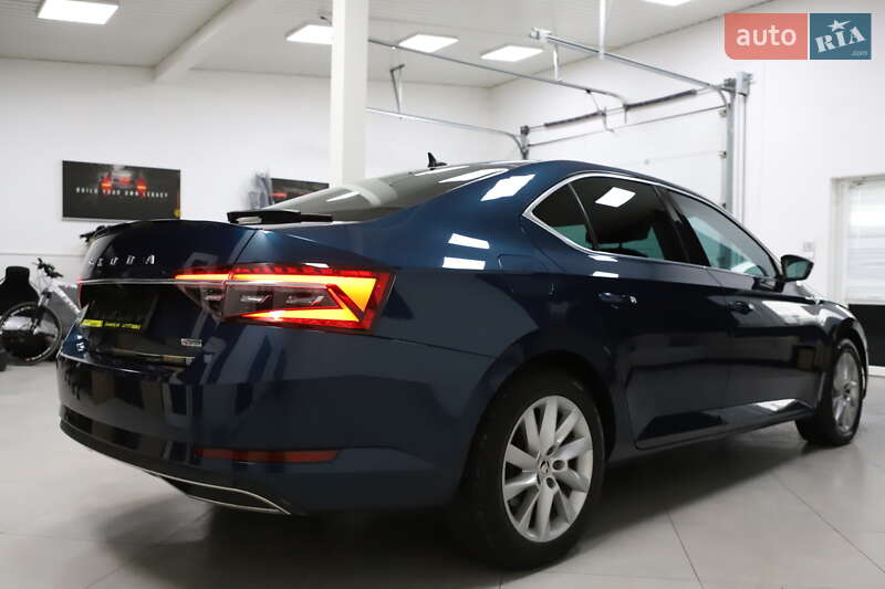 Лифтбек Skoda Superb 2020 в Дрогобыче