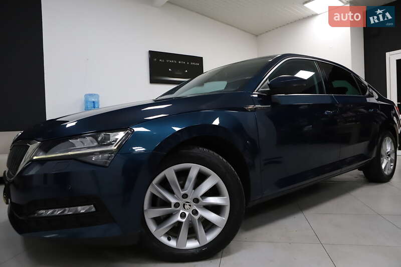 Лифтбек Skoda Superb 2020 в Дрогобыче