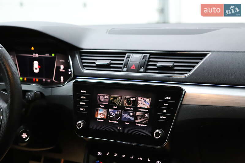 Лифтбек Skoda Superb 2020 в Дрогобыче