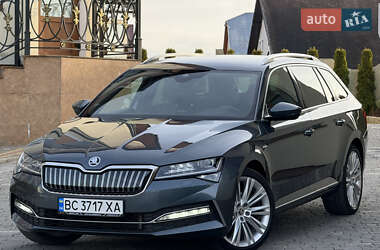 Універсал Skoda Superb 2020 в Дрогобичі