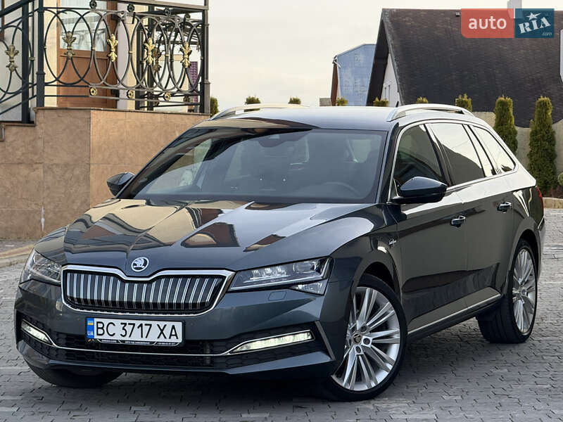 Універсал Skoda Superb 2020 в Дрогобичі