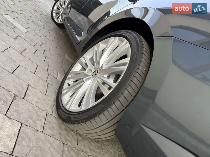 Універсал Skoda Superb 2020 в Дрогобичі