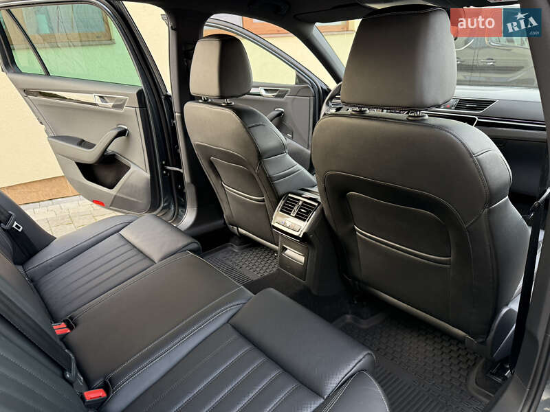 Універсал Skoda Superb 2020 в Дрогобичі