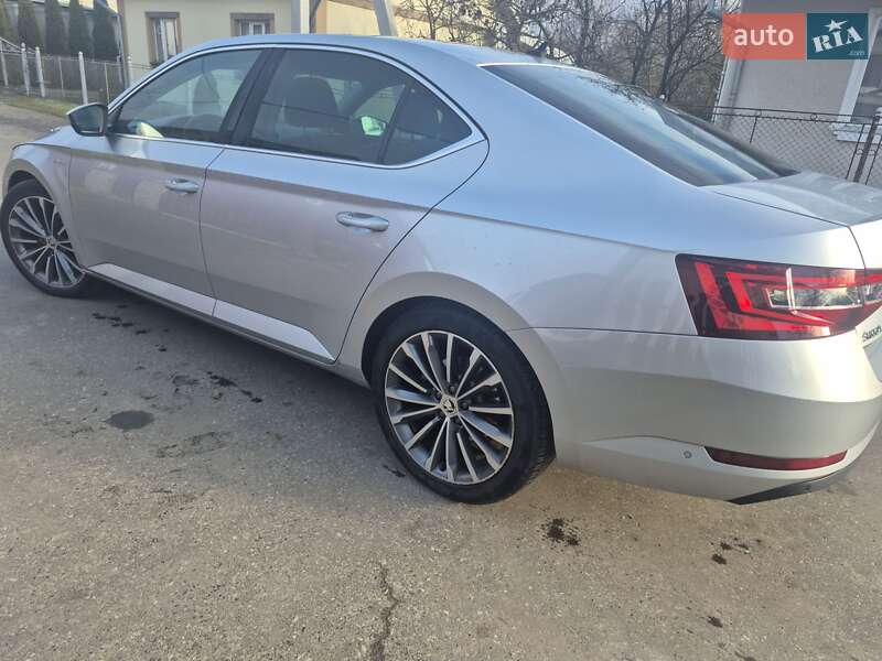 Лифтбек Skoda Superb 2016 в Калуше
