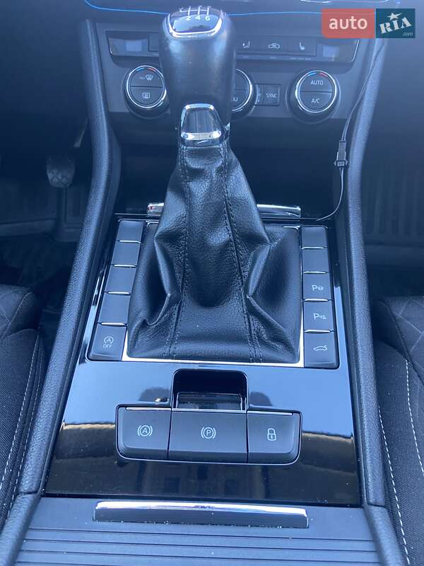 Универсал Skoda Superb 2016 в Отынии фото 43 Универсал Skoda Superb 2016 в Отынии