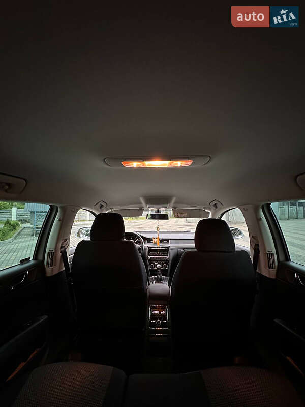 Універсал Skoda Superb 2014 в Іршаві