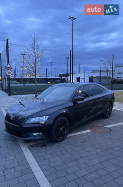 Лифтбек Skoda Superb 2015 в Мукачево