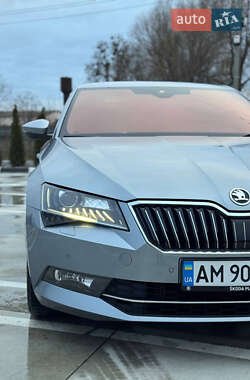 Лифтбек Skoda Superb 2019 в Звягеле