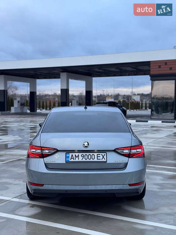 Лифтбек Skoda Superb 2019 в Звягеле