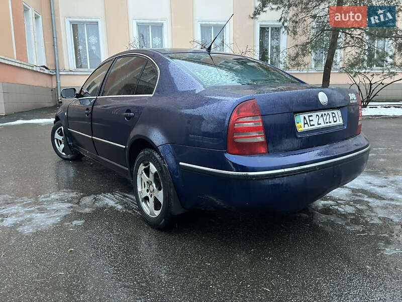 Ліфтбек Skoda Superb 2003 в Дніпрі