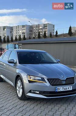 Лифтбек Skoda Superb 2015 в Дрогобыче