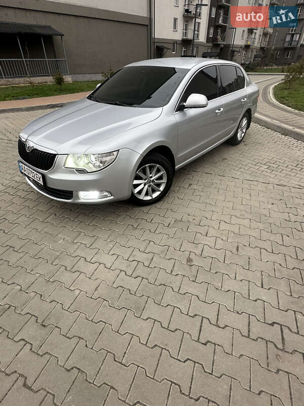 Лифтбек Skoda Superb 2010 в Киеве