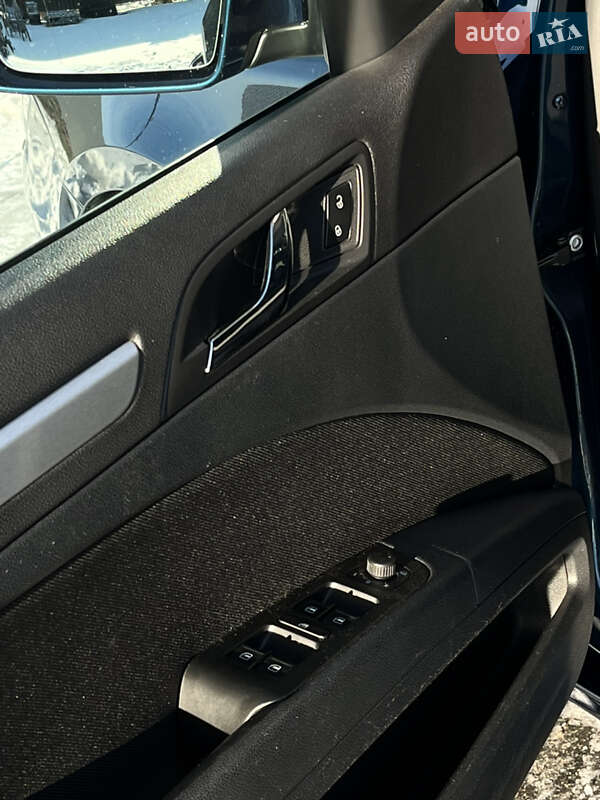 Лифтбек Skoda Superb 2014 в Смыге